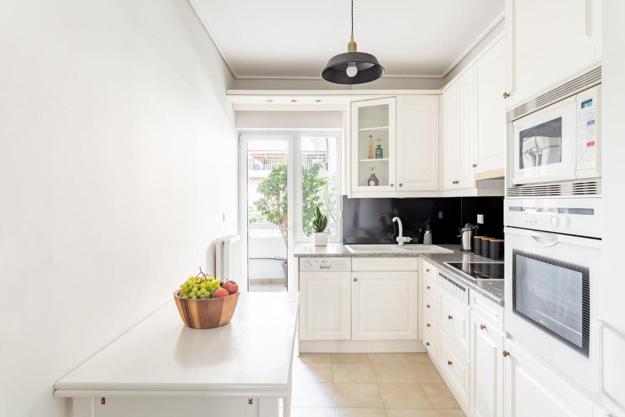 Fresh Detailed Stylish Apartment At Acropolis Athens Exterior photo